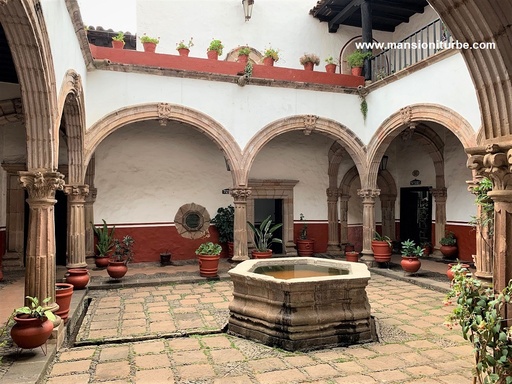 Recorrido turístico: "La casa de los 11 patios"
